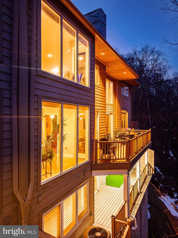 1120 GRANDVIEW TERRACE