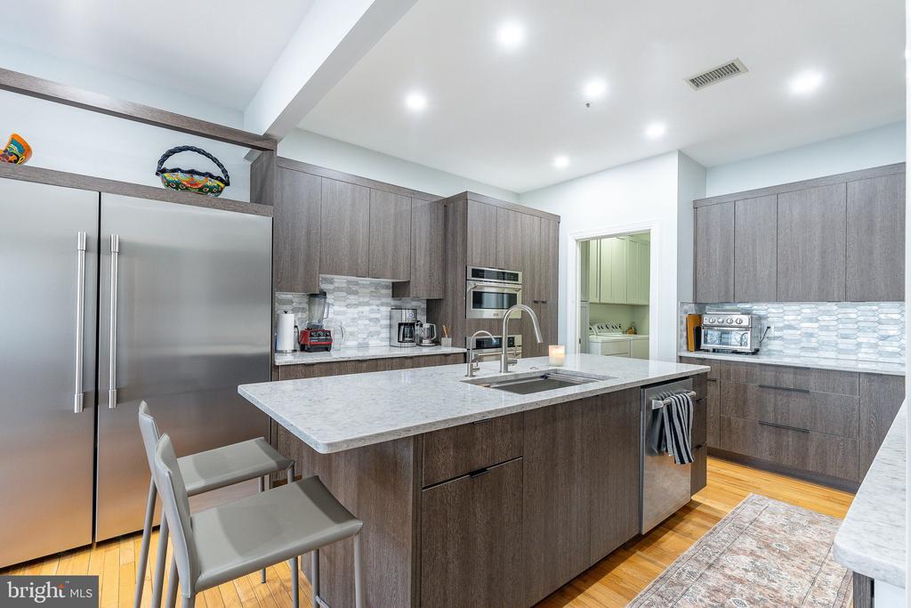 1120 GRANDVIEW TERRACE