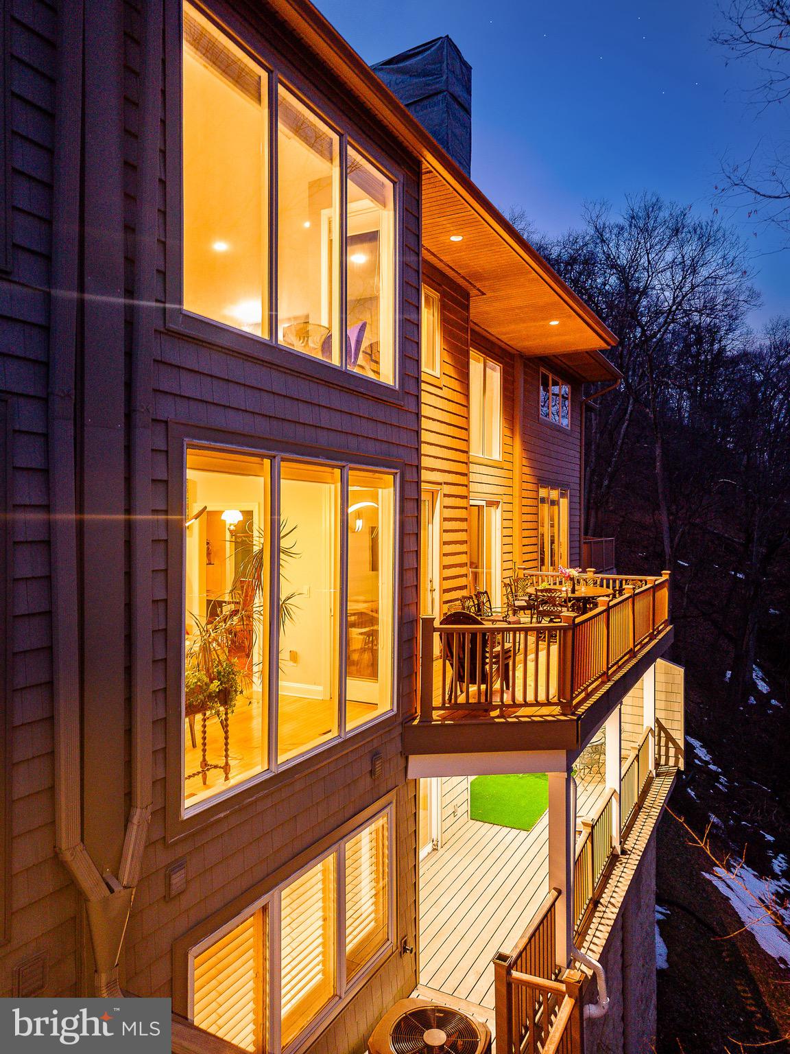 1120 GRANDVIEW TERRACE