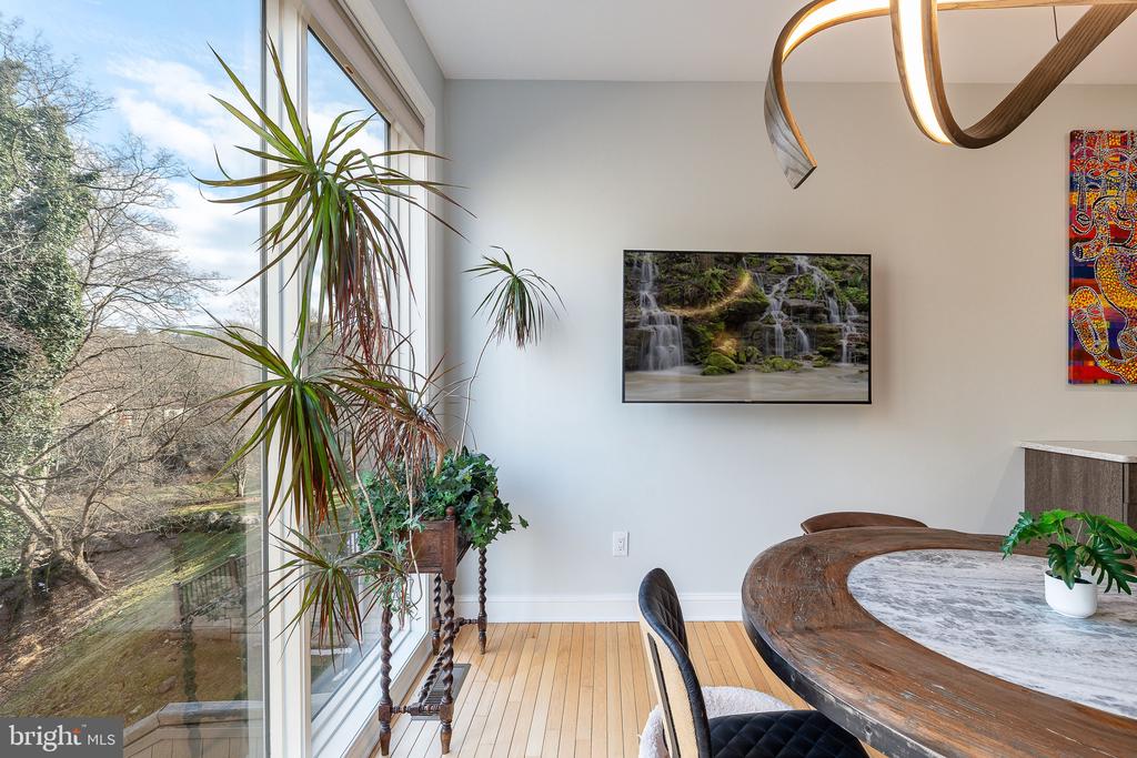 1120 GRANDVIEW TERRACE