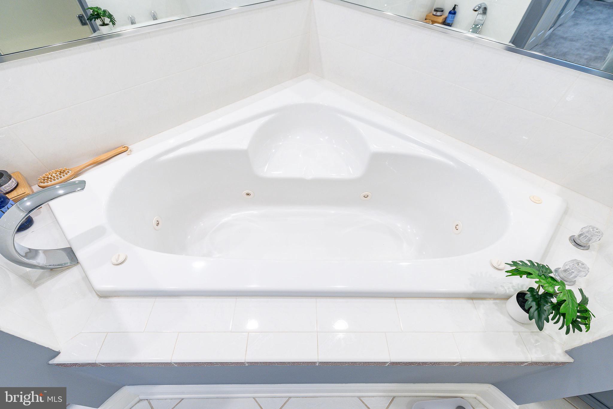 1120 GRANDVIEW TERRACE