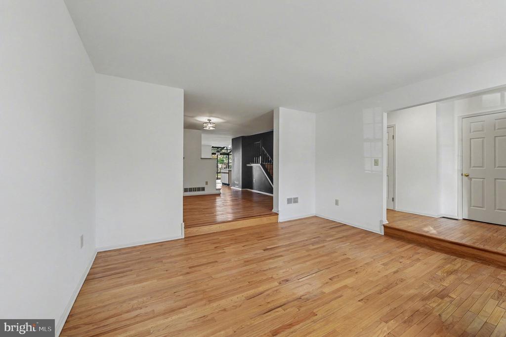 1522 ISAACS COURT