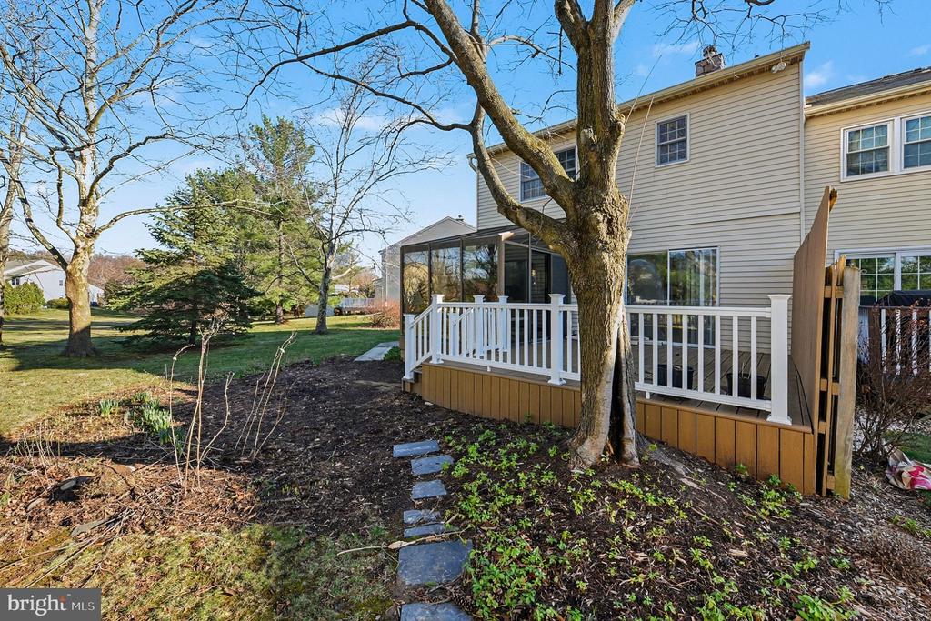 1522 ISAACS COURT