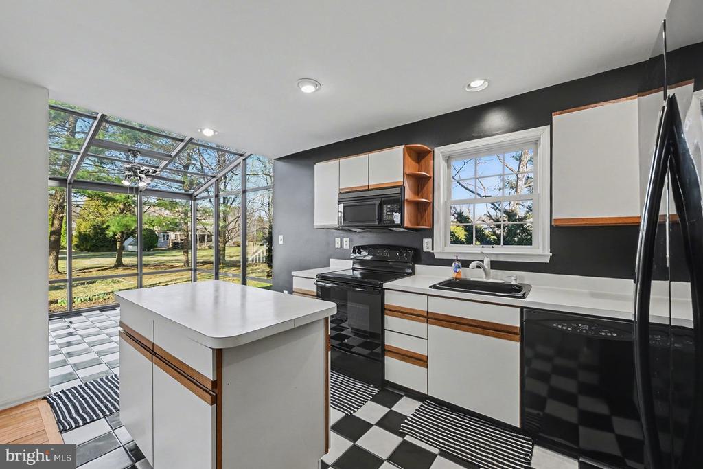 1522 ISAACS COURT