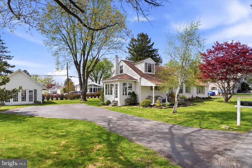 206 GUMBES ROAD