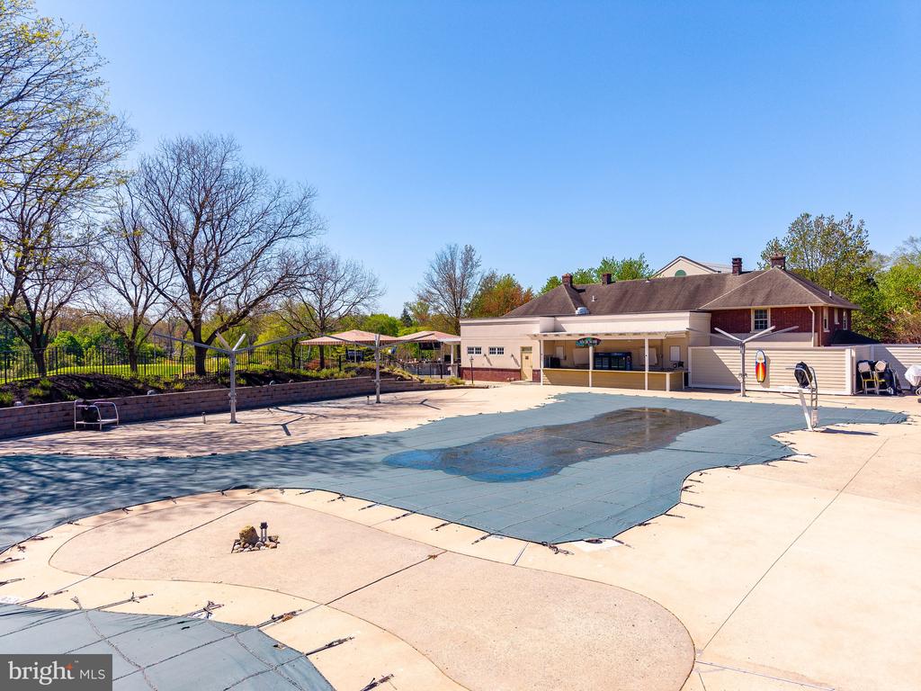 602 DUNBURRY DRIVE