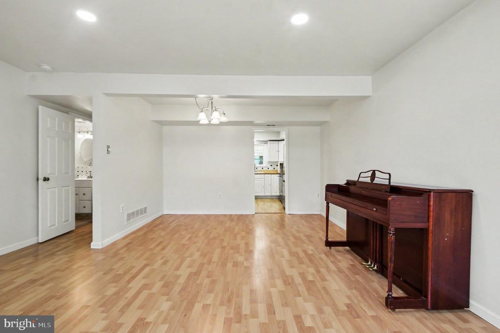 62 GREENWOODS DRIVE