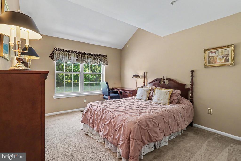 131 MEADOW VIEW LANE