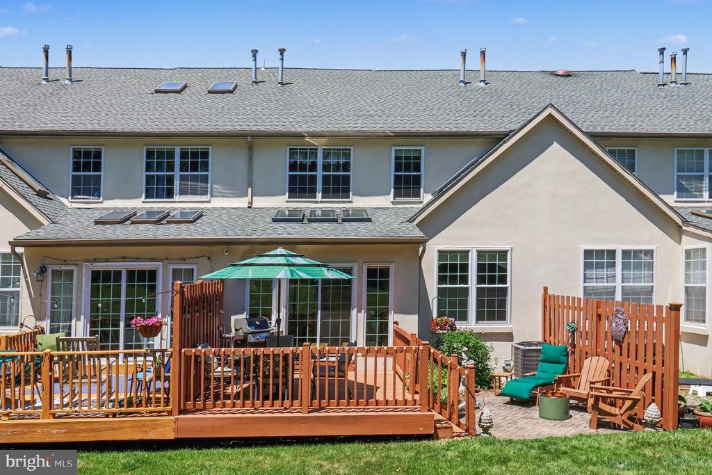 131 MEADOW VIEW LANE