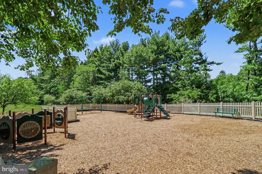 131 MEADOW VIEW LANE
