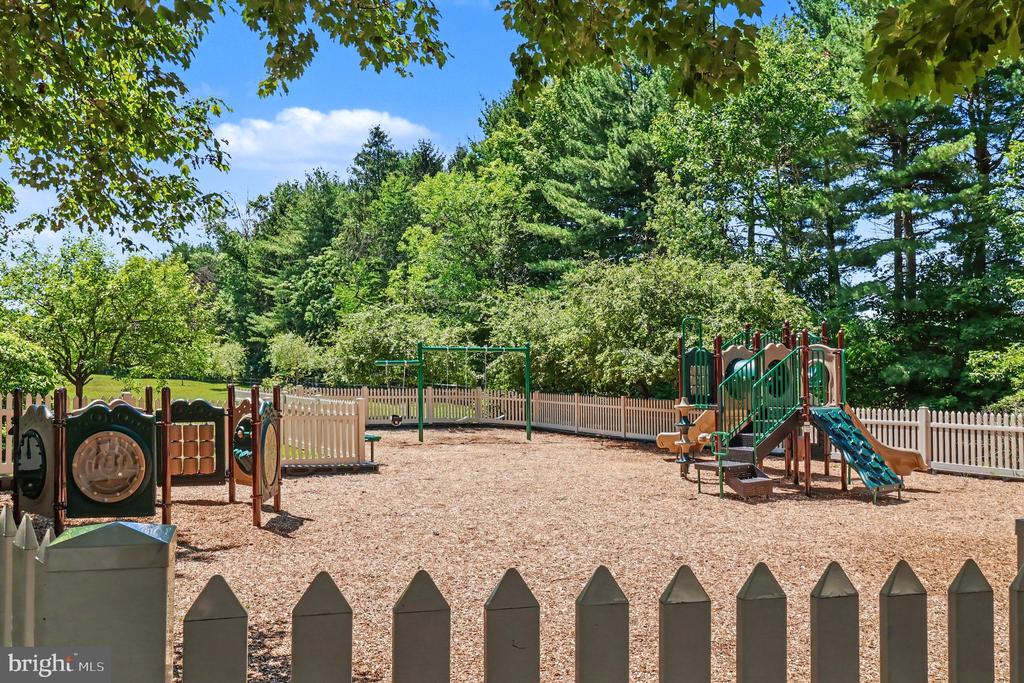 131 MEADOW VIEW LANE