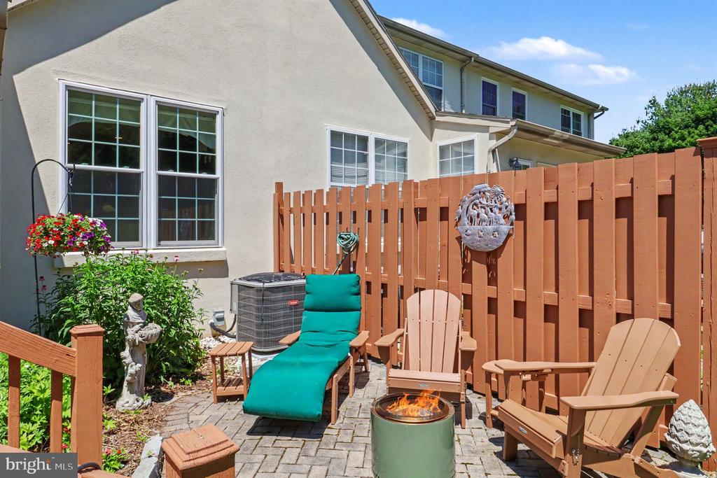 131 MEADOW VIEW LANE