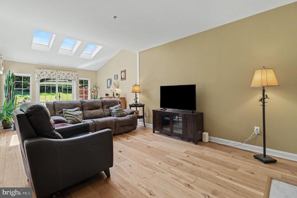 131 MEADOW VIEW LANE