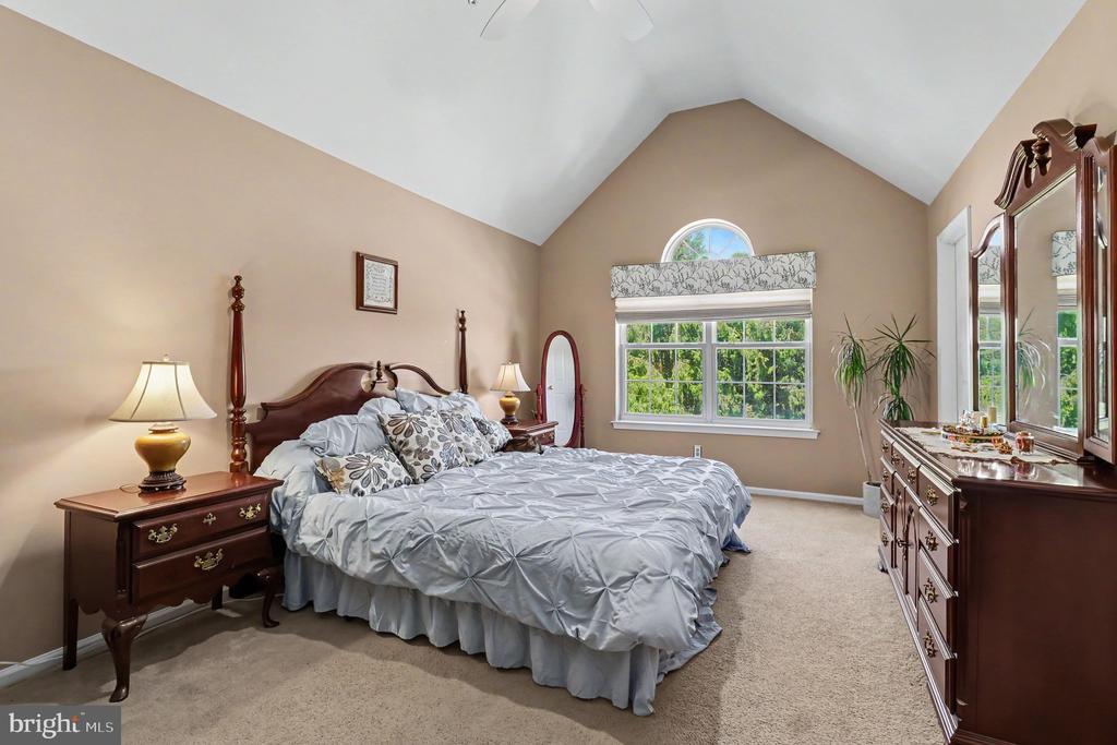 131 MEADOW VIEW LANE