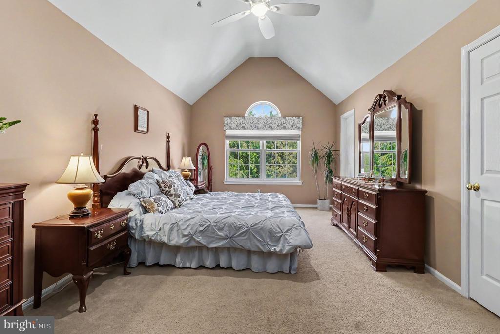 131 MEADOW VIEW LANE