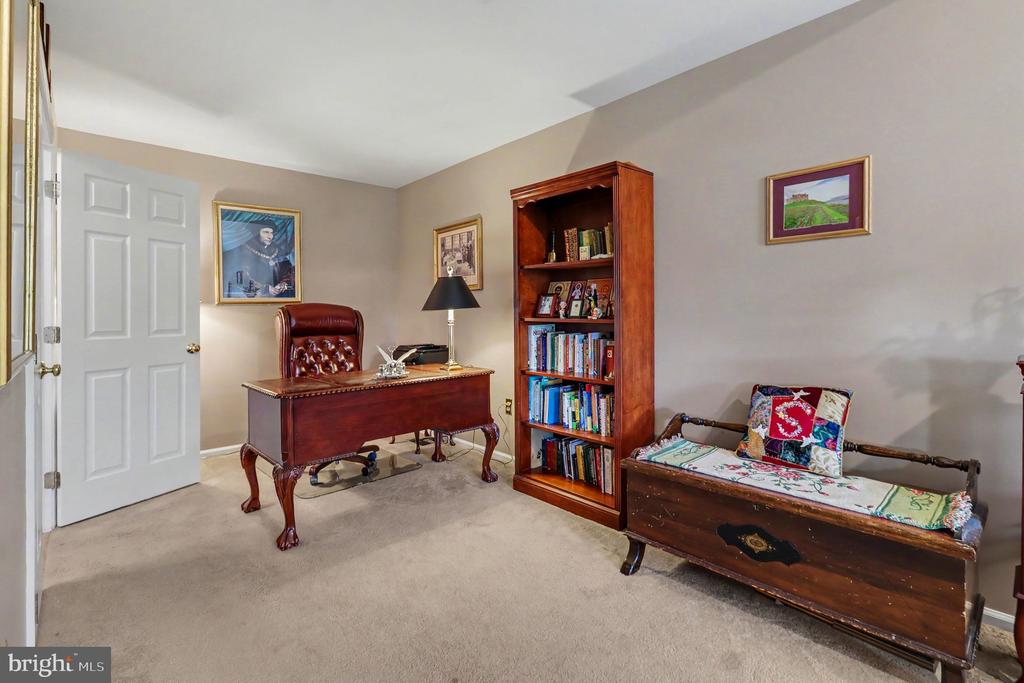 131 MEADOW VIEW LANE