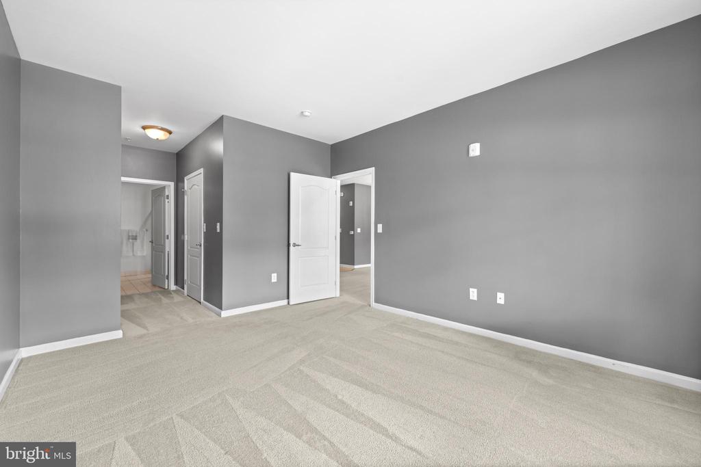 350 W ELM STREET Unit: 3122