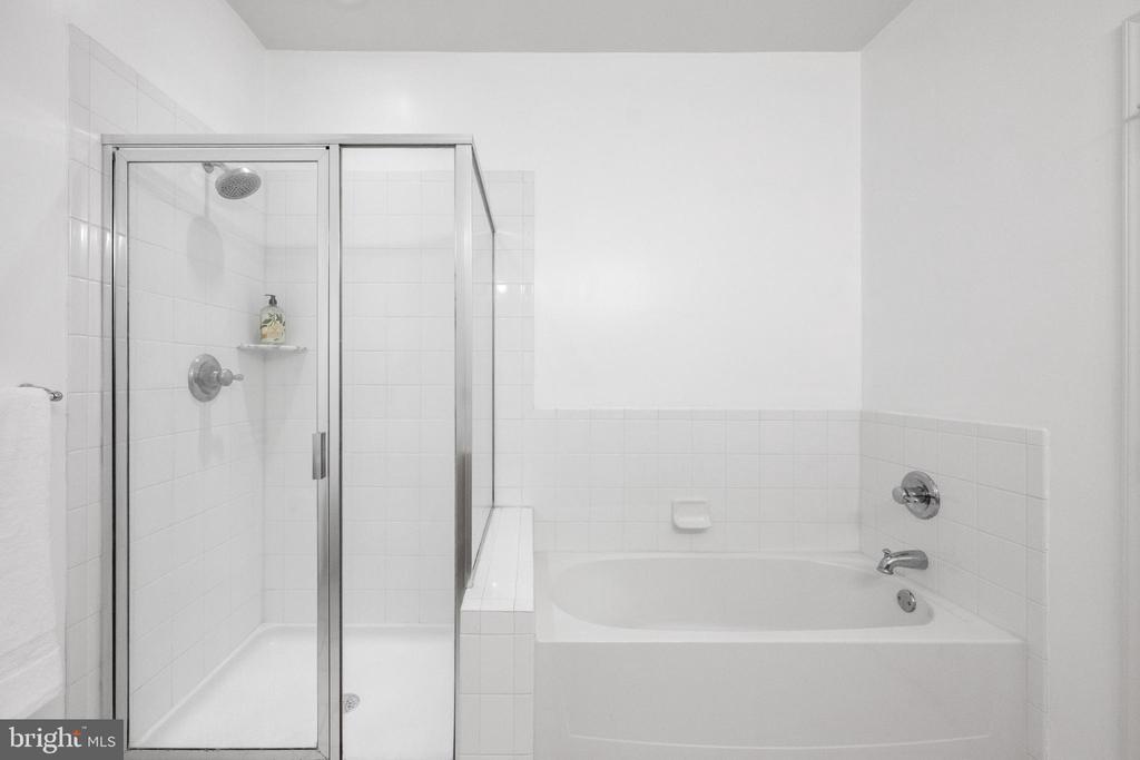 350 W ELM STREET Unit: 3122