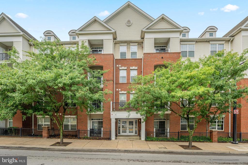 350 W ELM STREET Unit: 3122