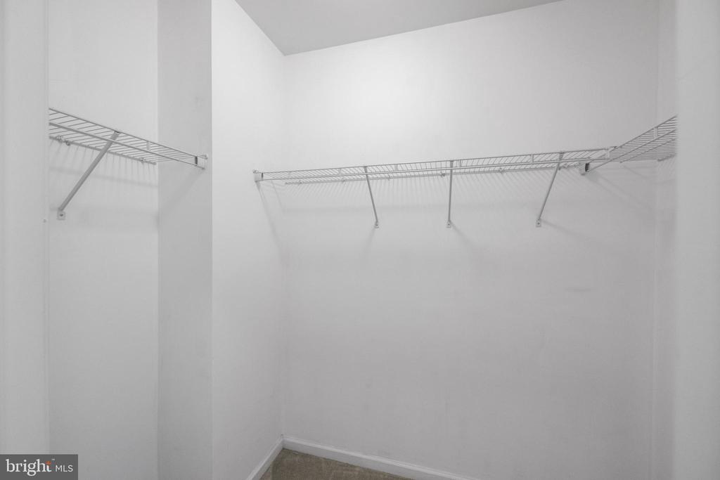 350 W ELM STREET Unit: 3122