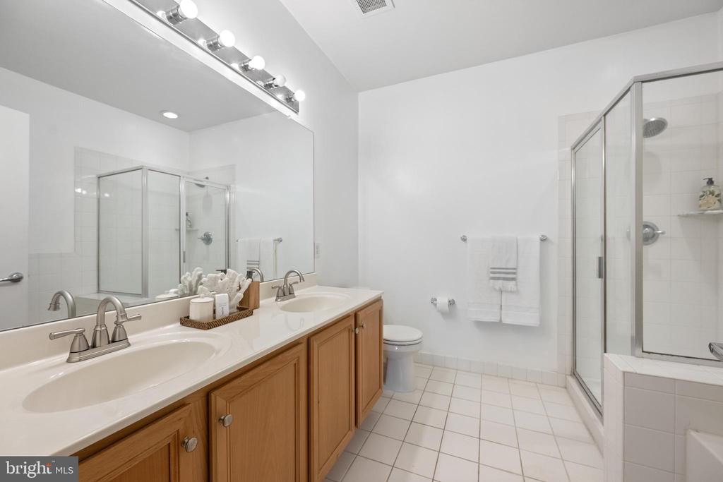 350 W ELM STREET Unit: 3122