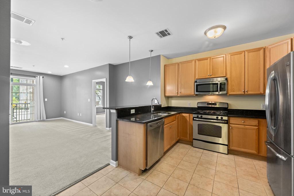 350 W ELM STREET Unit: 3122