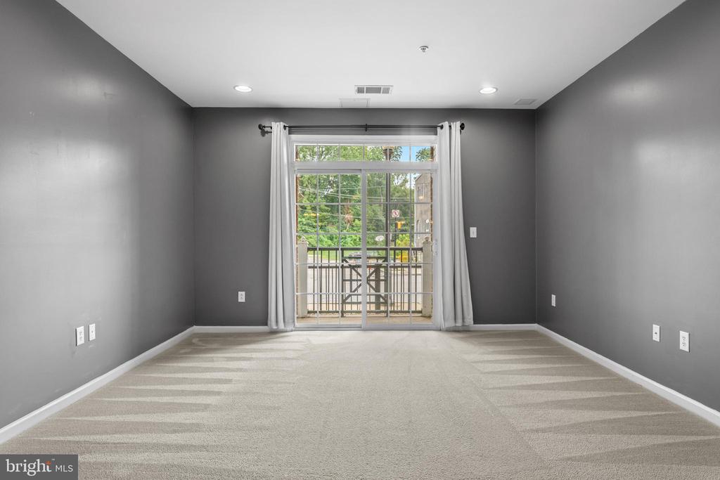 350 W ELM STREET Unit: 3122