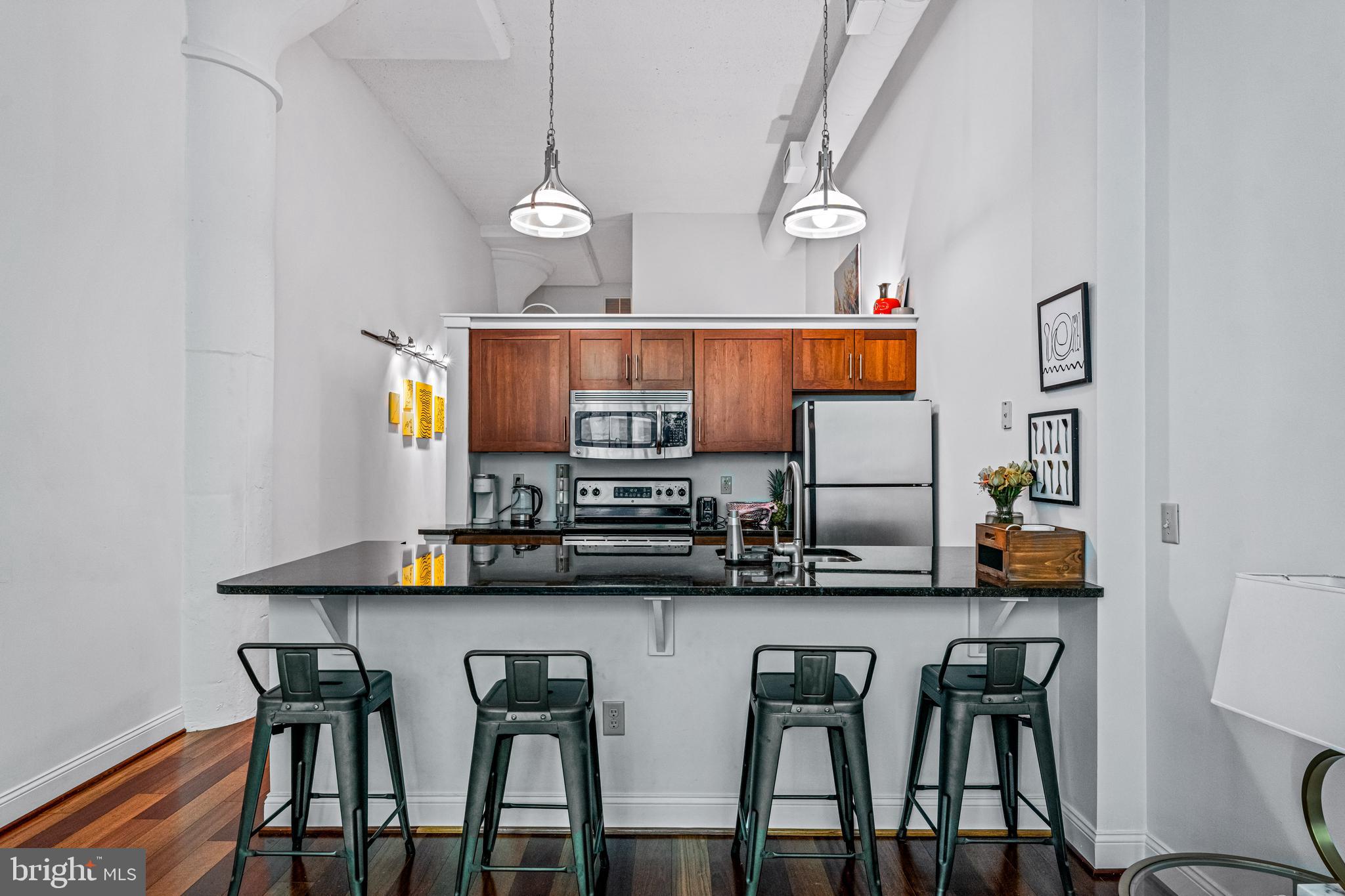 2429-41 Locust St #219