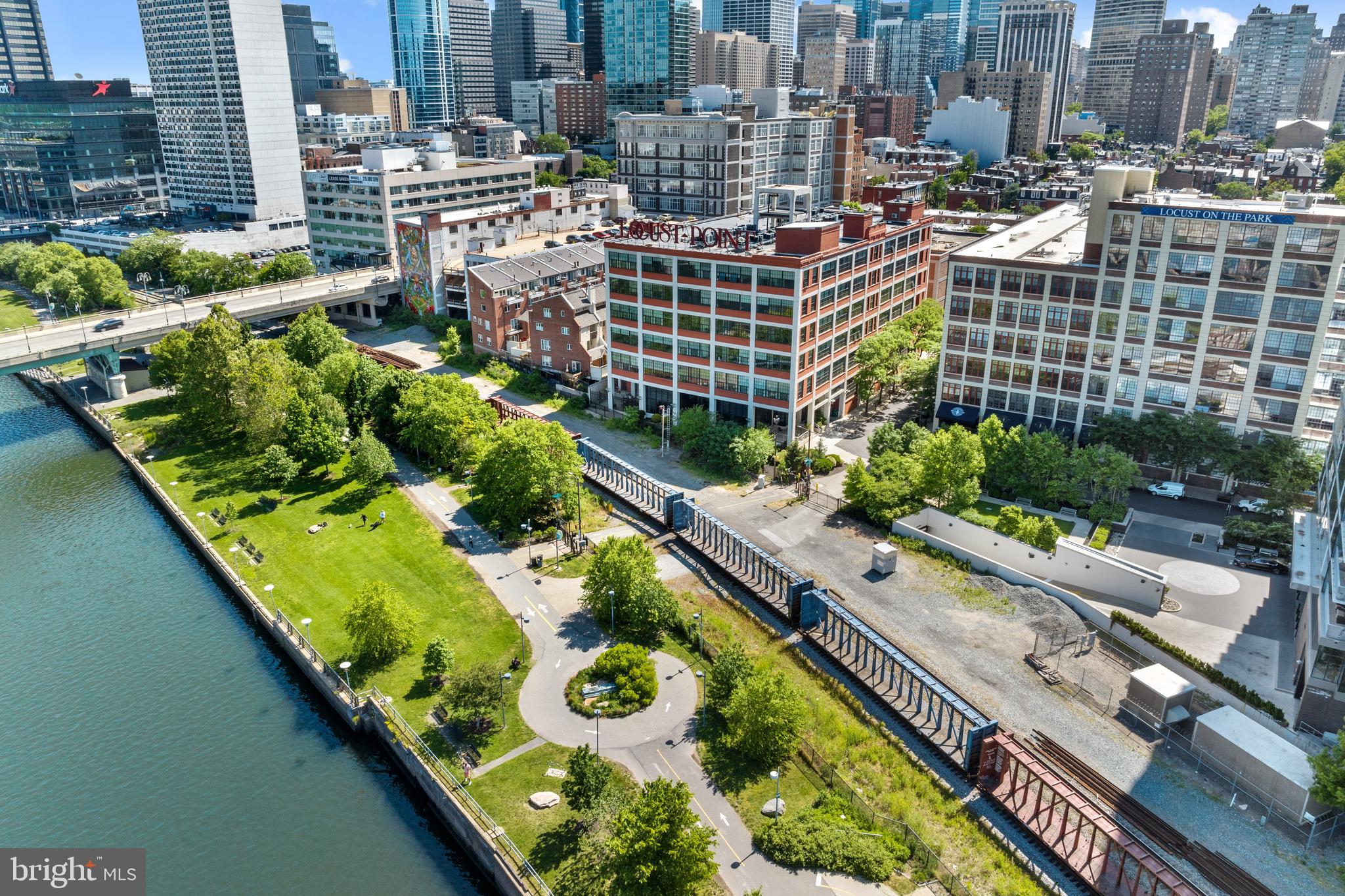 2429-41 Locust St #219