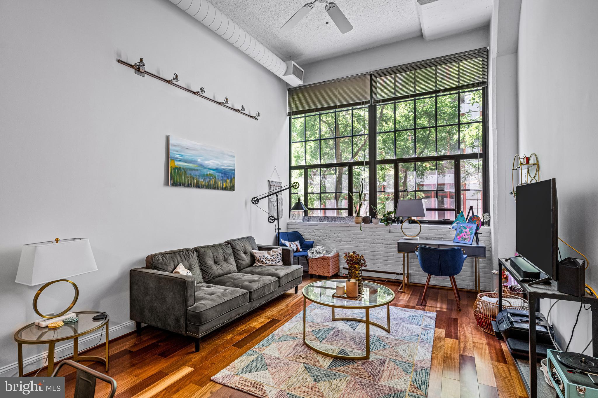 2429-41 Locust St #219