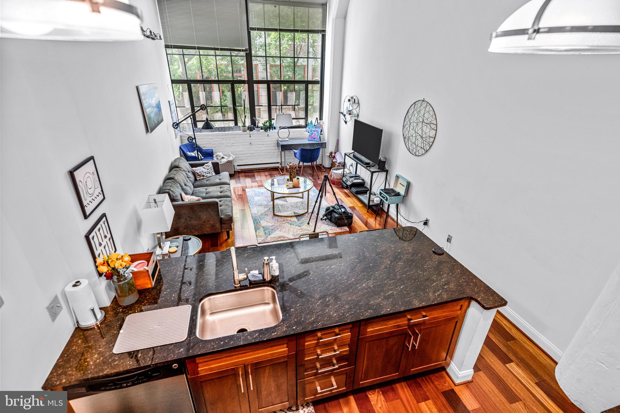 2429-41 Locust St #219