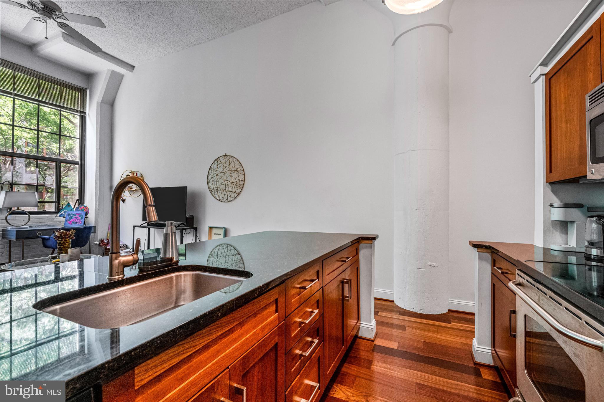 2429-41 Locust St #219