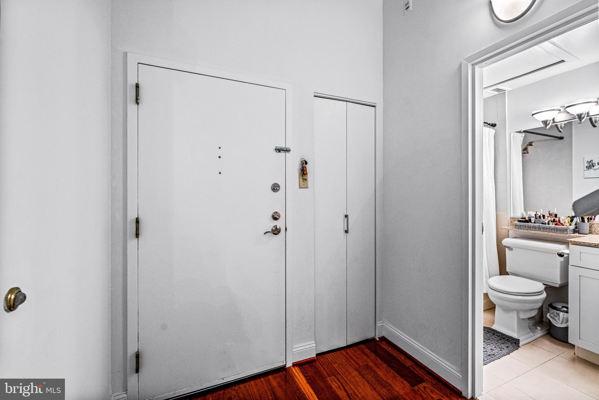 2429-41 Locust St #219