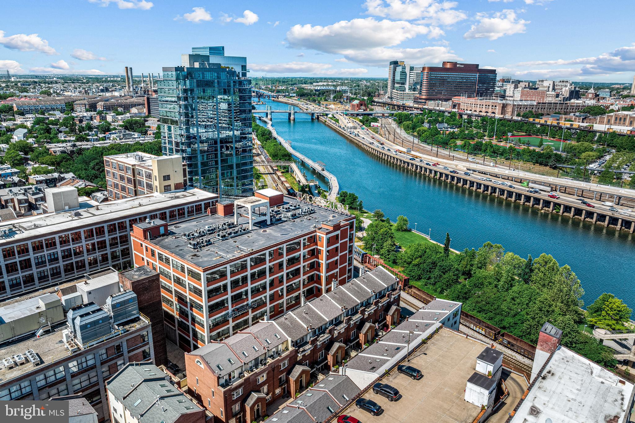 2429-41 Locust St #219