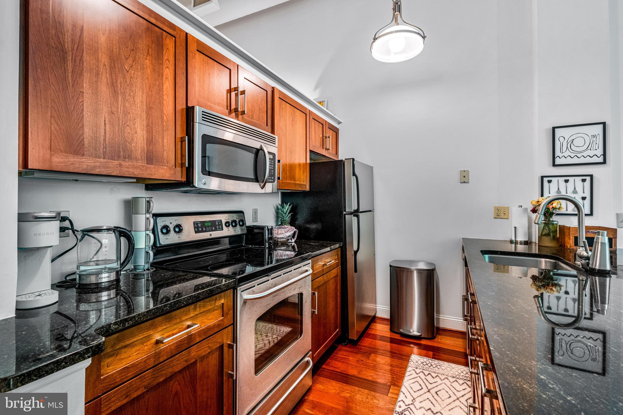 2429-41 Locust St #219