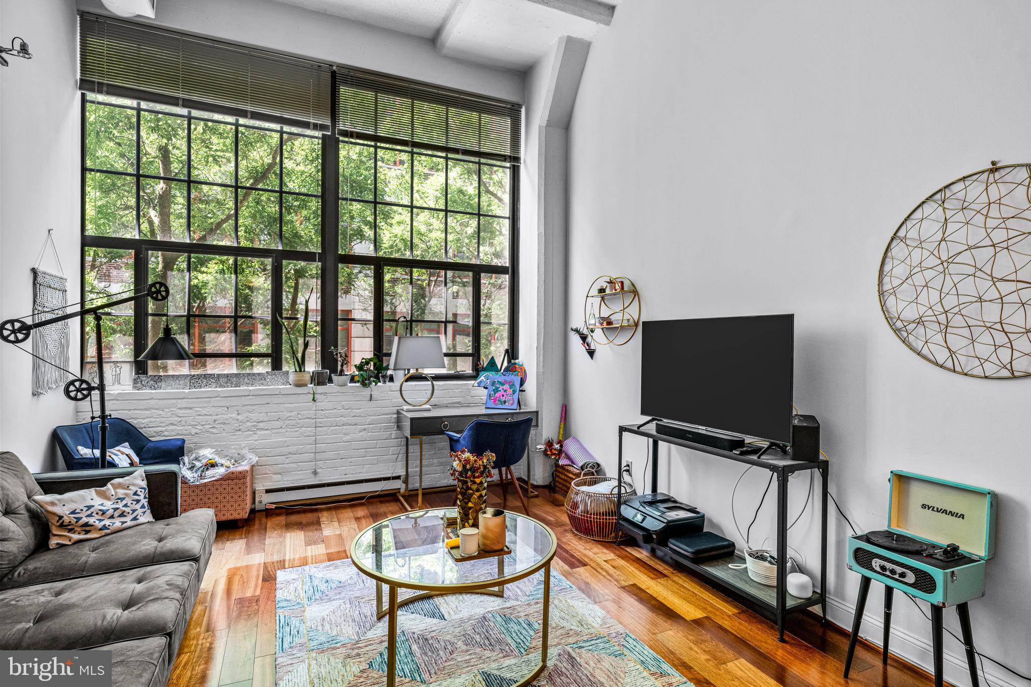 2429-41 Locust St #219