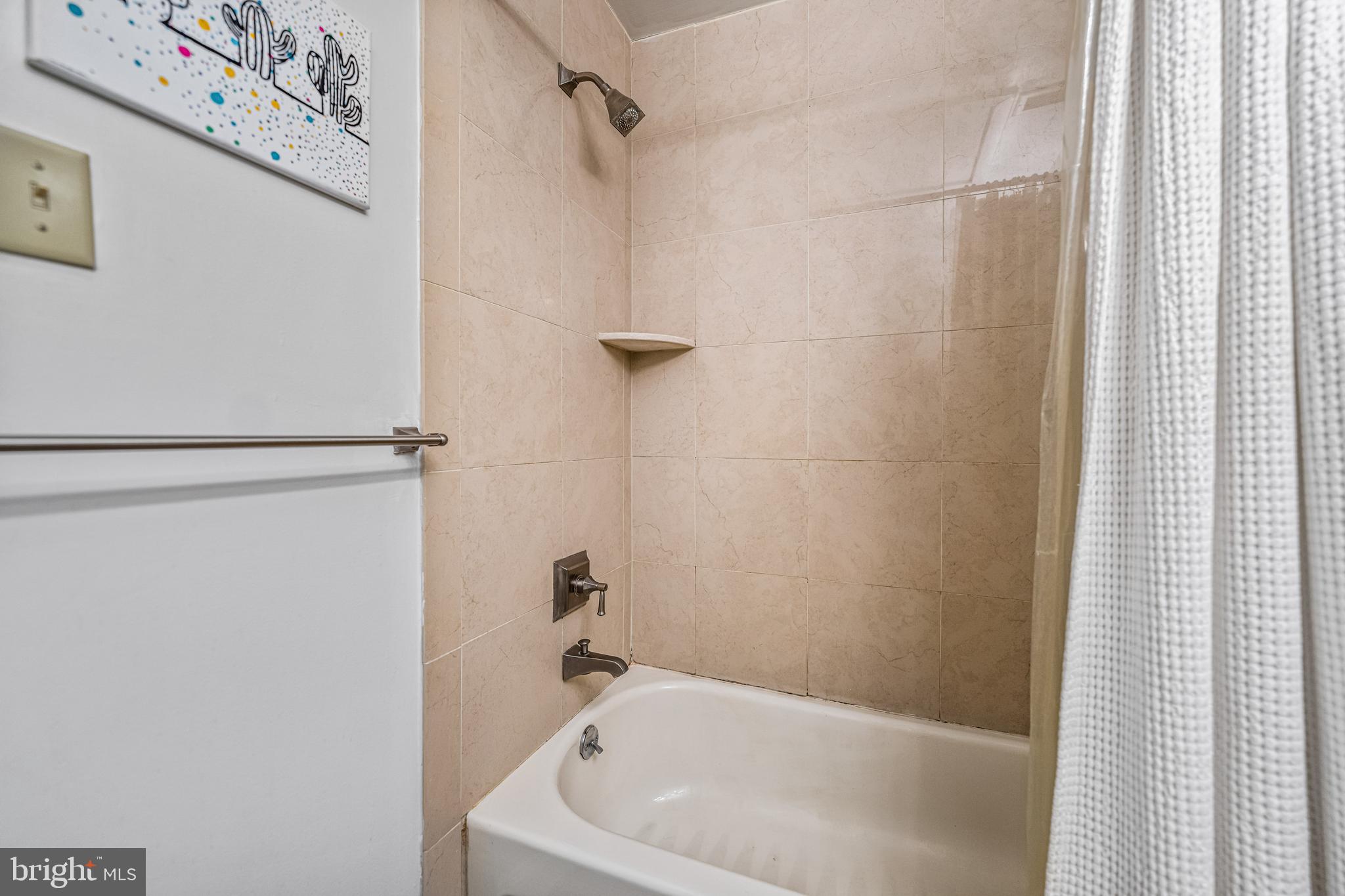 2429-41 Locust St #219