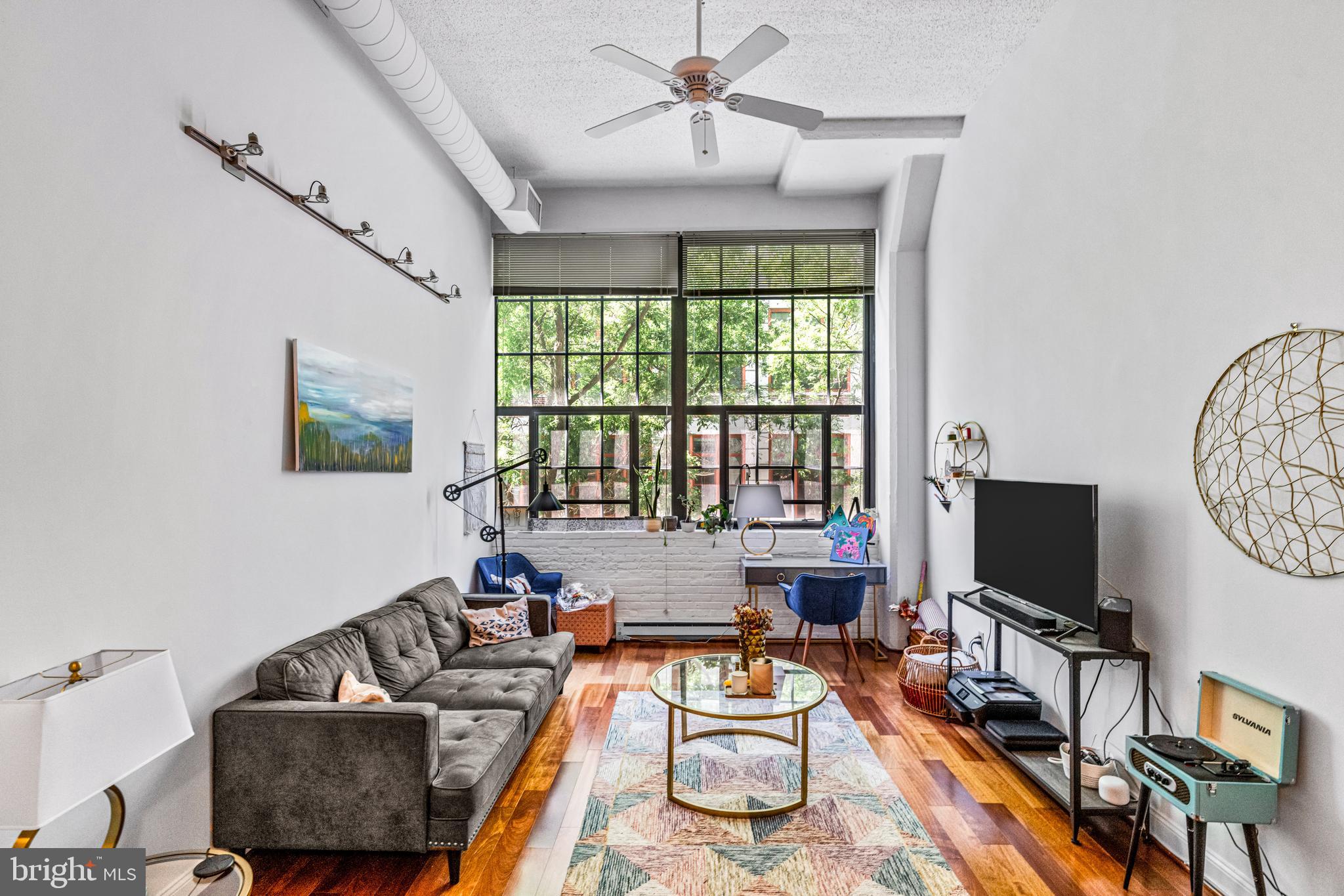 2429-41 Locust St #219