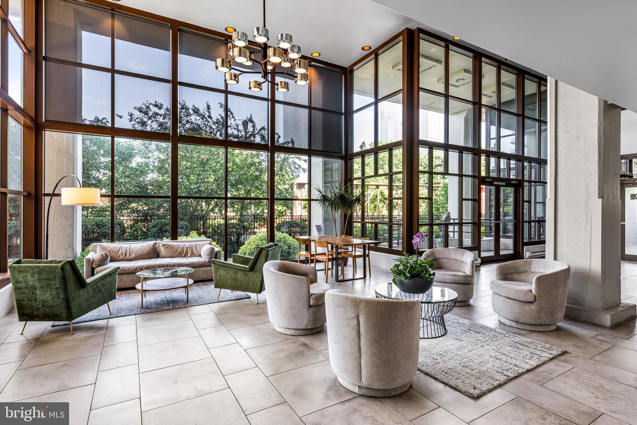 2429-41 Locust St #219