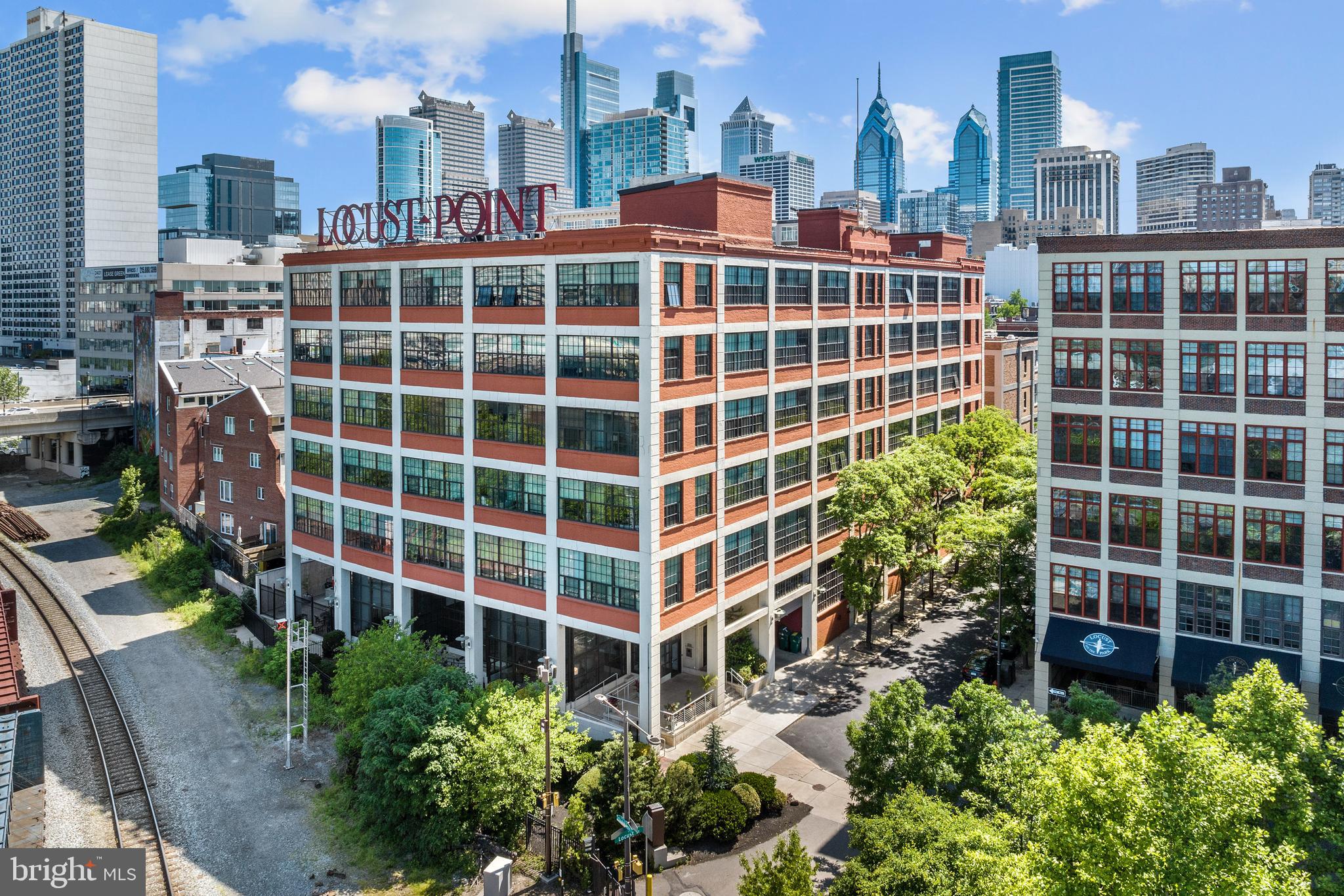 2429-41 Locust St #219