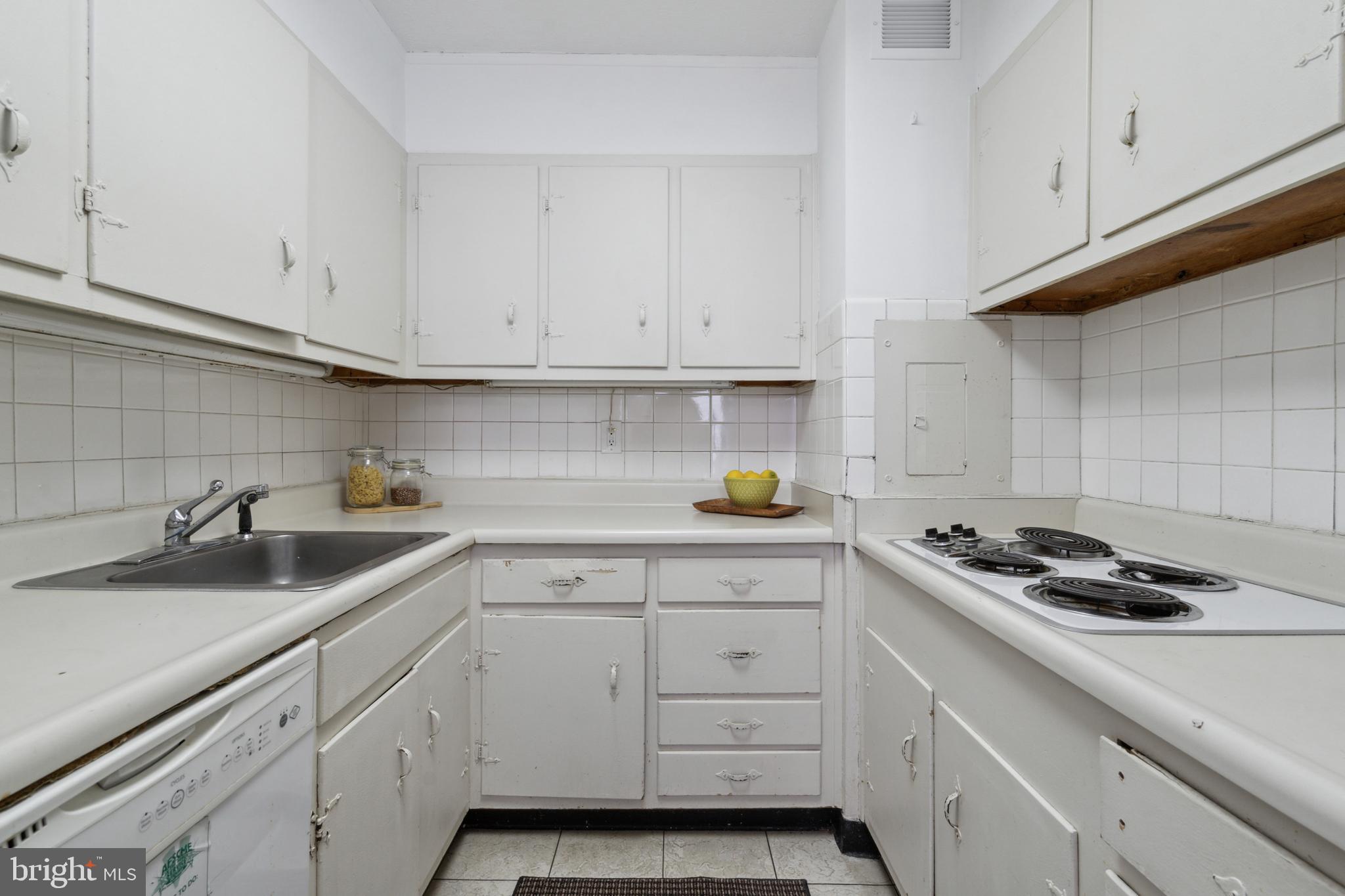 1900 John F Kennedy Blvd #619