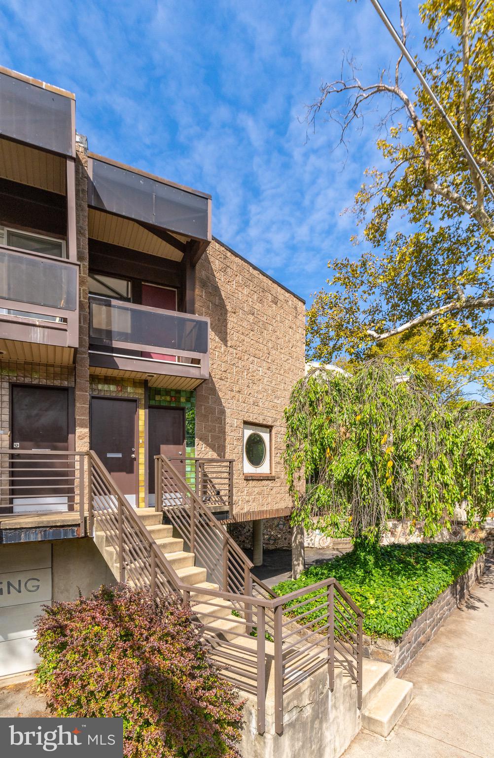 4005 Woodland Ave