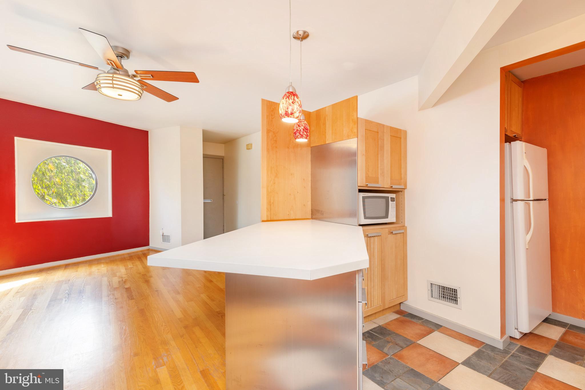 4005 Woodland Ave