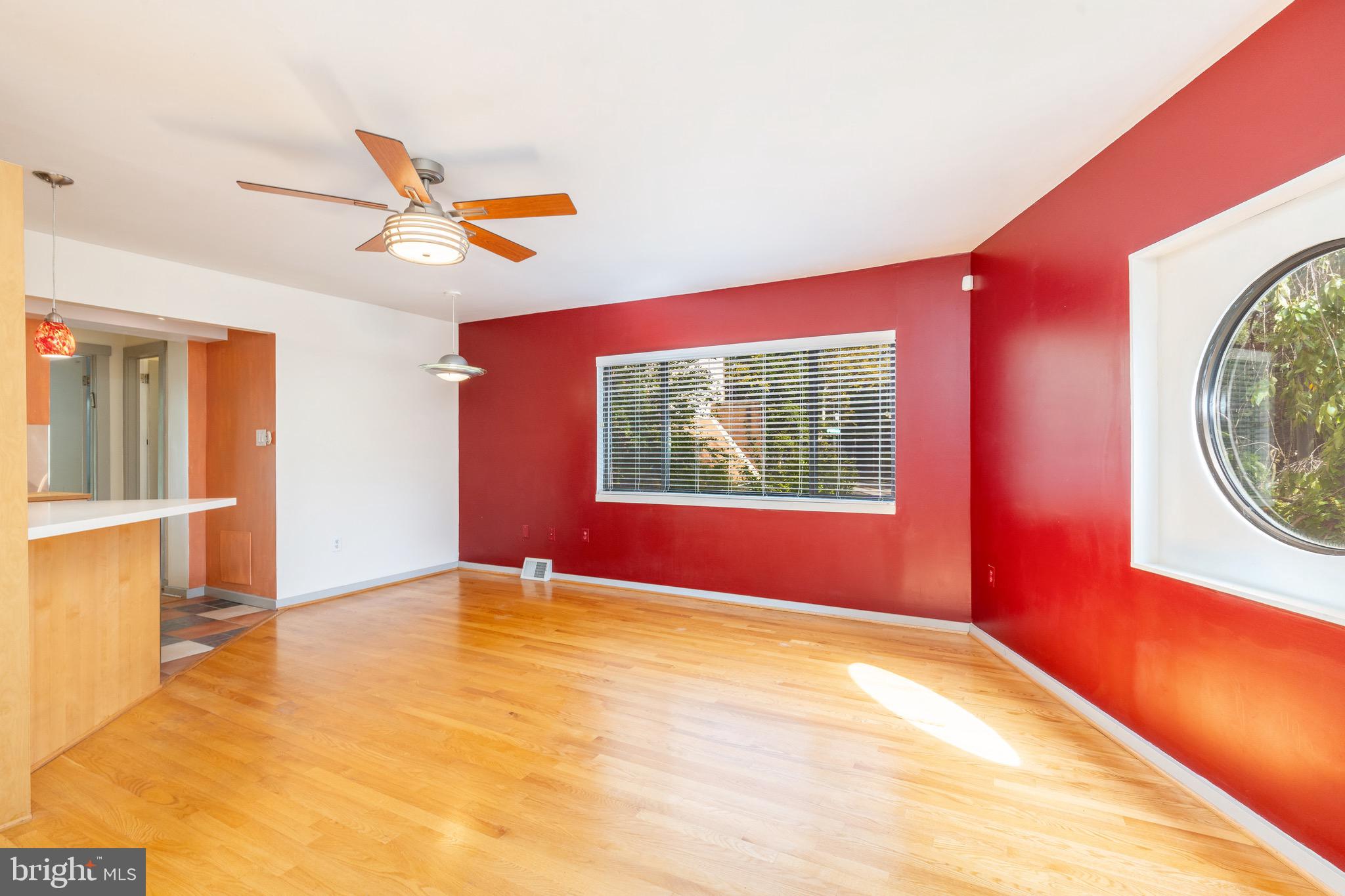 4005 Woodland Ave