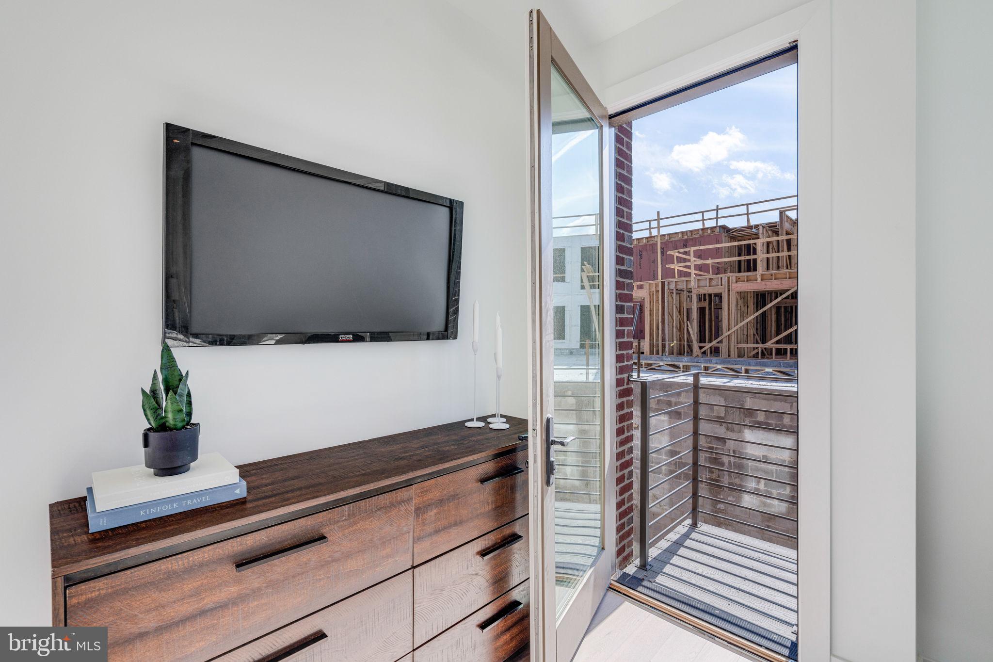 2114 League Ct