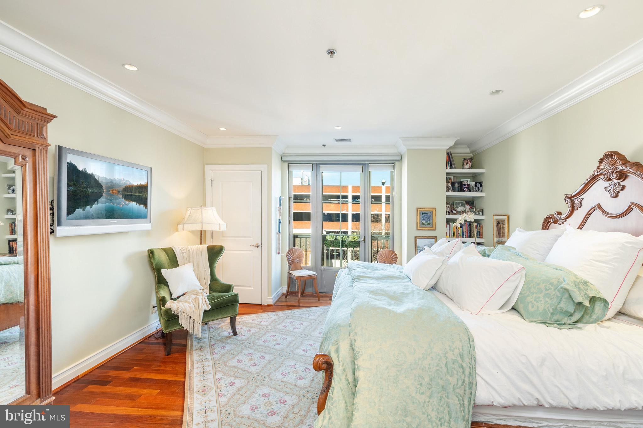 121-35 Walnut St #502