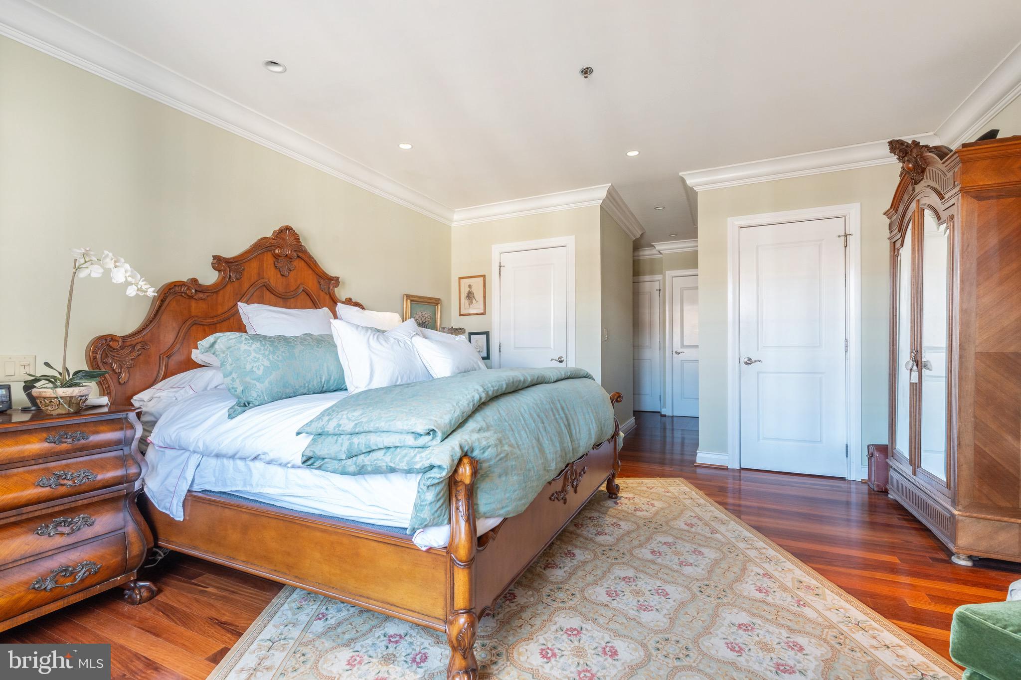 121-35 Walnut St #502