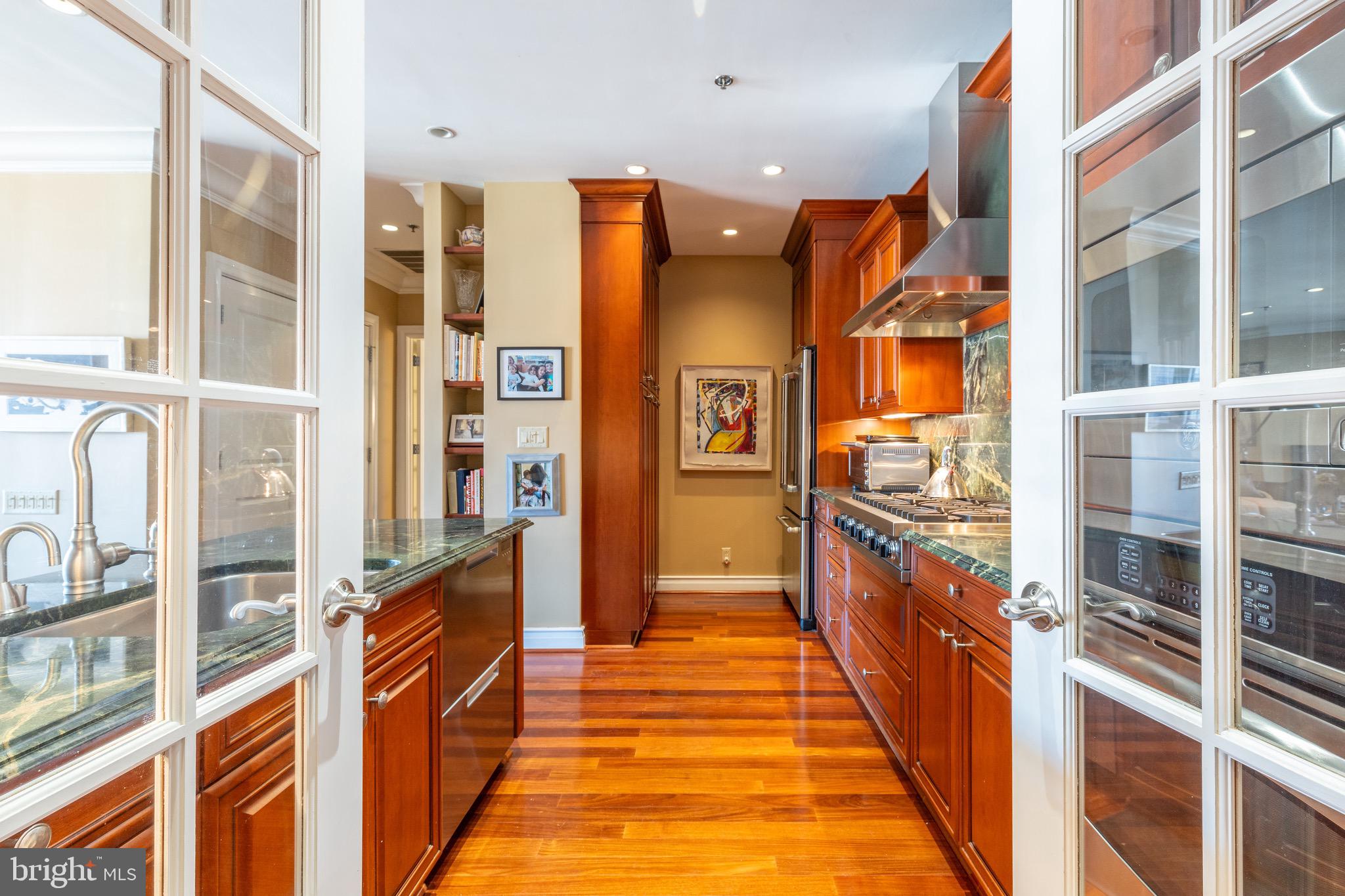121-35 Walnut St #502