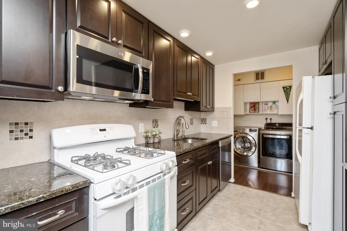 1326-42 Spruce St #1801