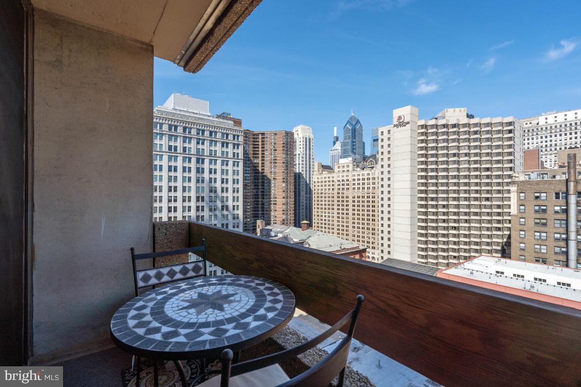 1326-42 Spruce St #1801